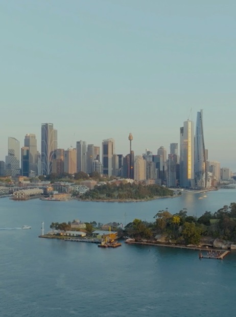 Un skyline con vistas al mar